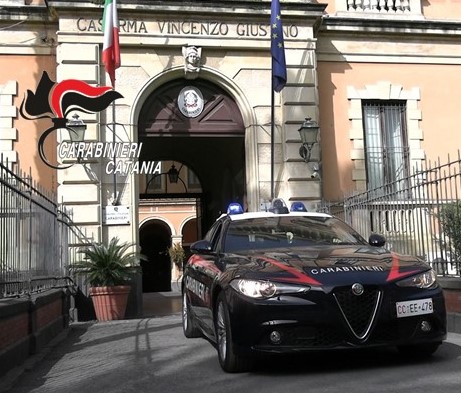 Catania, “Ti ammazzo, muta cammina”: 47enne in carcere per atti persecutori contro l’ex