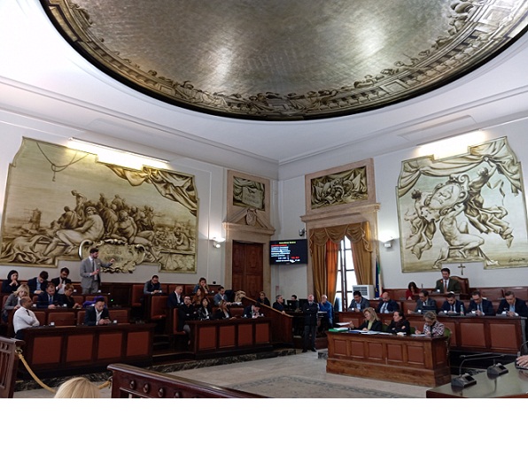 Catania, consiglio comunale su criminalità, Trantino: “Assumeremo 100 vigili urbani”. M5s e Pd: “Dal sindaco dichiarazioni agghiaccianti”